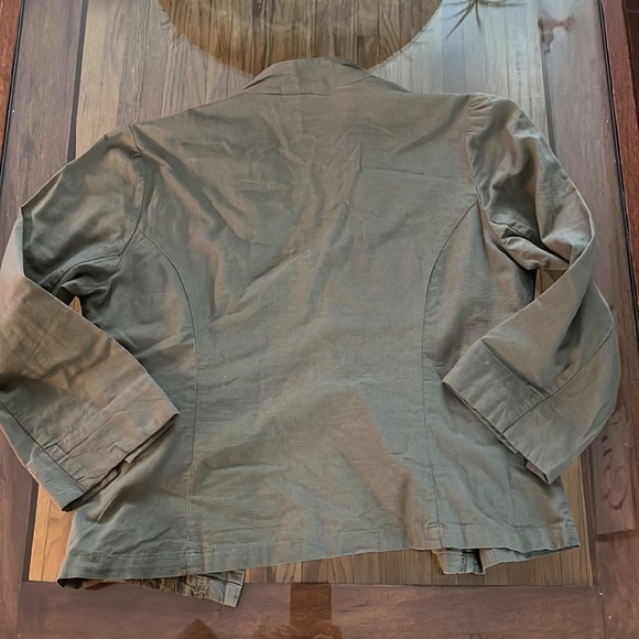 Chico’s Olive Green Beaded Open Cardigan Size 1 - Picture 3 of 3